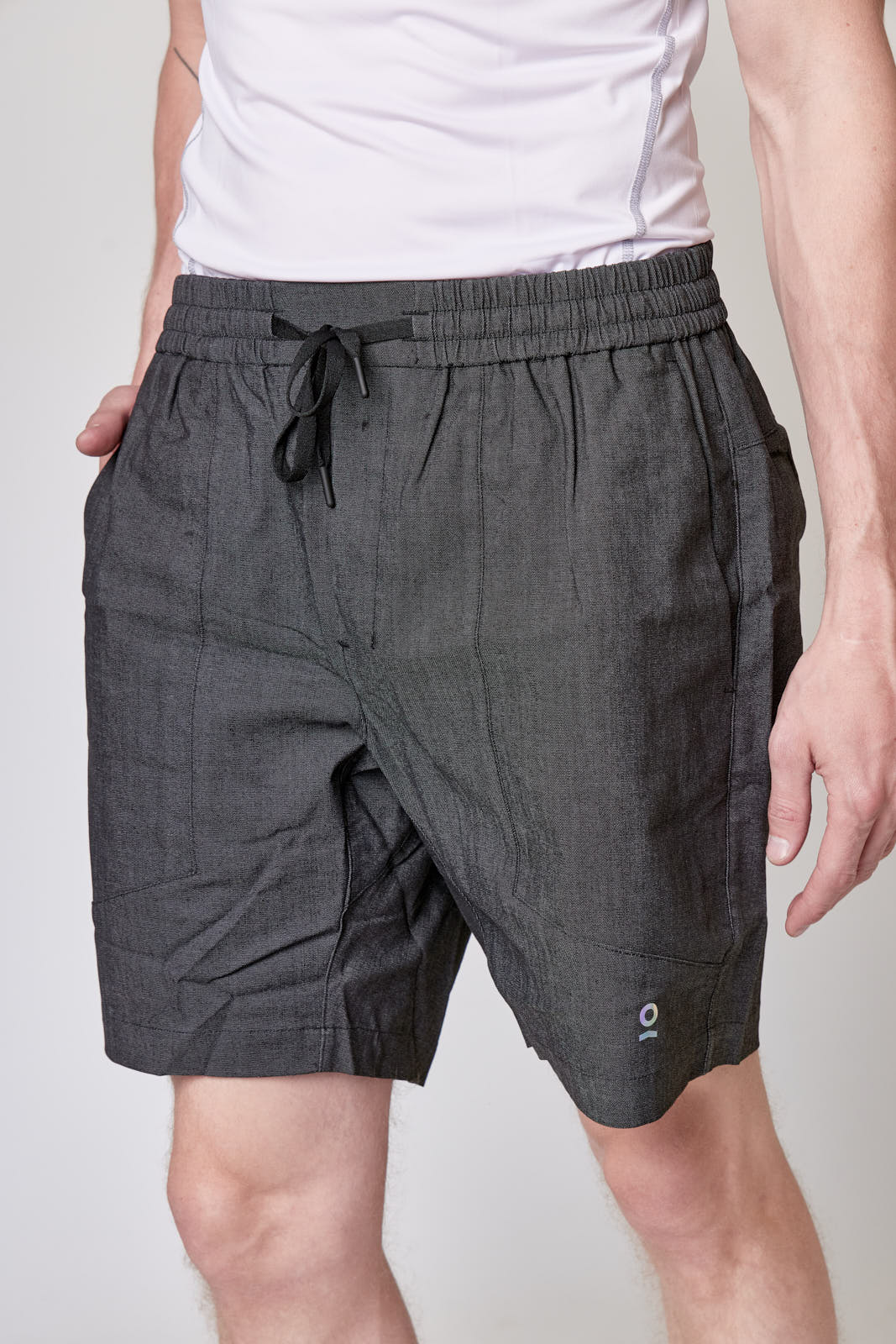 LOOSE SHORT black