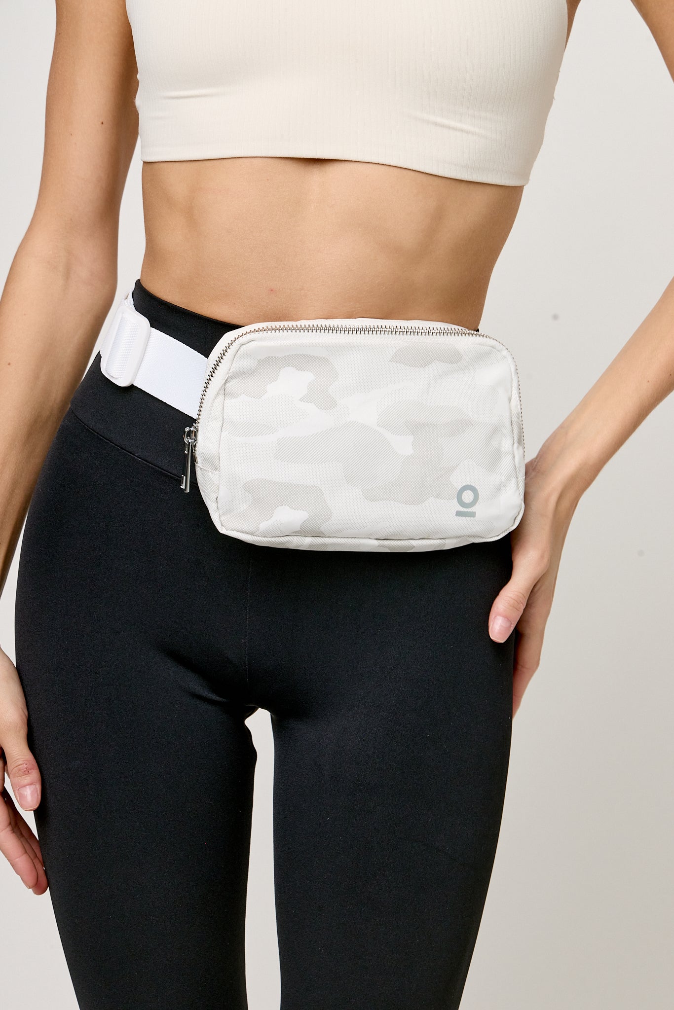 CANGURERA POUCH camo white